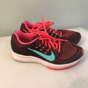 Nike Zoom Structure 18 running shoes